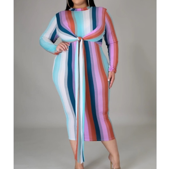 Dresses & Skirts - ⭐️HP⭐️ Multi Colored Fitted Dress W/ Self Tie Belt